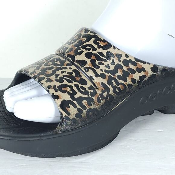 OOFOS Ooahh US M8 M10 Cheetah Print Black Slides Sandals Shoes Limited Edition - Picture 14 of 16